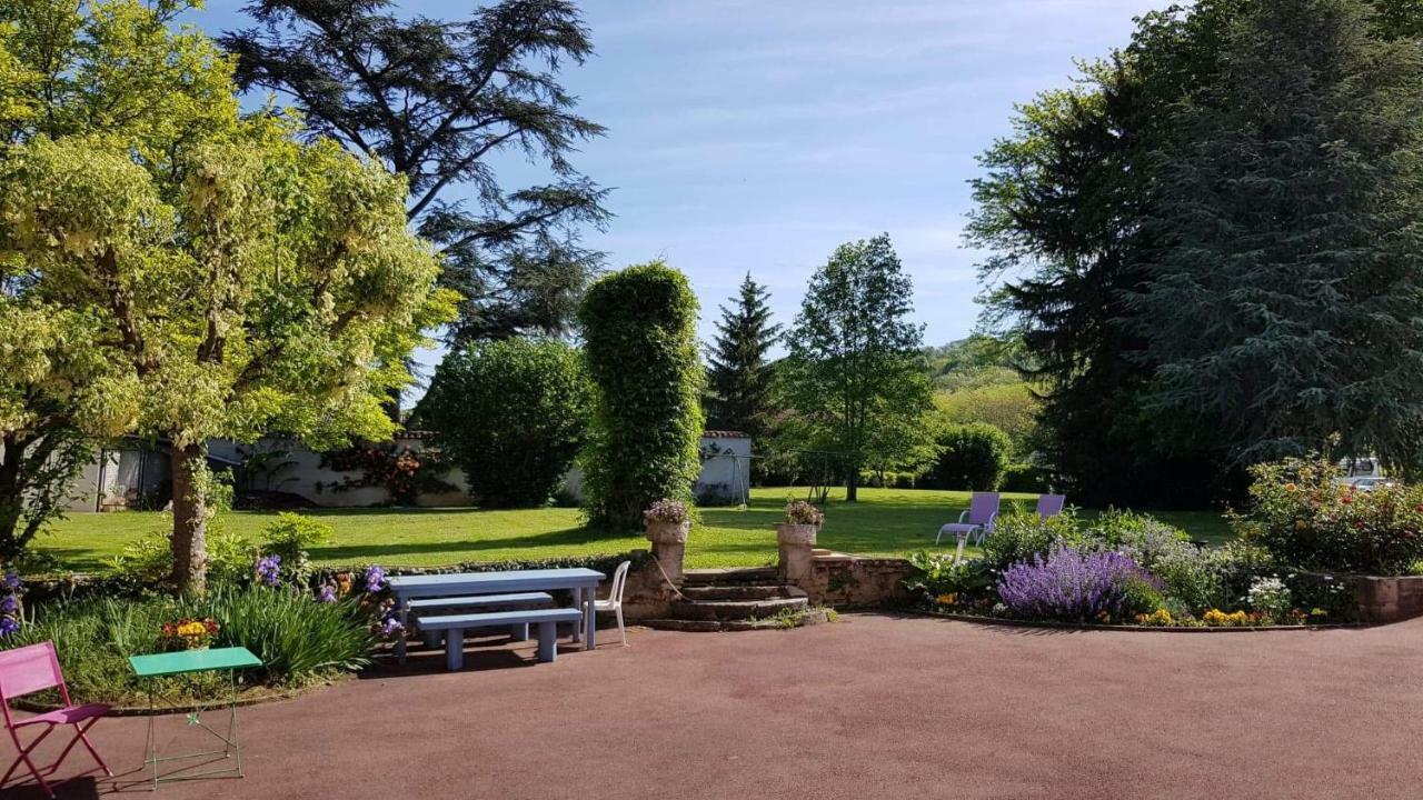 Le Relais Des Dames Bed & Breakfast Neuville-sur-Saône Exterior foto